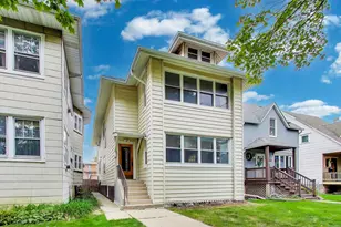 4735 N Kilbourn Ave, Chicago, IL 60630 - Photo 1