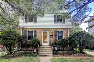 964 S Hillside Ave, Elmhurst, IL 60126 - Photo 1