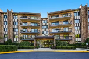 501 Lake Hinsdale Dr, Willowbrook, IL 60527 - Photo 1