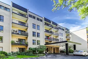 221 N Kenilworth Ave, Oak Park, IL 60302 - Photo 1