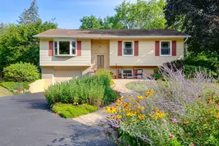 15396 W Clover Ln, Libertyville, IL 60048 - Photo 1