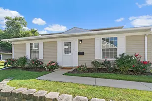 1605 Woodcutter Ln, Wheaton, IL 60189 - Photo 1