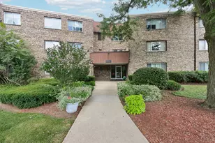 2650 Brookwood Way Dr, Rolling Meadows, IL 60008 - Photo 1