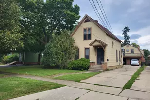 327 Billings St, Elgin, IL 60123 - Photo 1