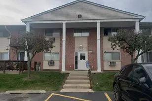 693 E Fullerton Ave, Glendale Heights, IL 60139 - Photo 1