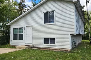 630 Morningside Dr, Round Lake Beach, IL 60073 - Photo 1