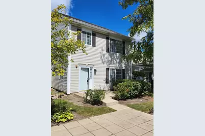 316 E Victoria Circle #316, North Aurora, IL 60542 - Photo 1