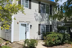 316 E Victoria Cir, North Aurora, IL 60542 - Photo 1