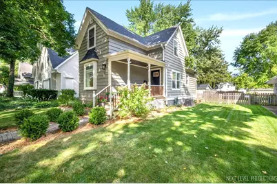 910 S 4th Street, Saint Charles, IL 60174 - Photo 1