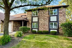 222 Stanhope Dr, Willowbrook, IL 60527 - Photo 1