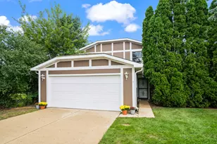 6 Wild Rose Ct, Streamwood, IL 60107 - Photo 1