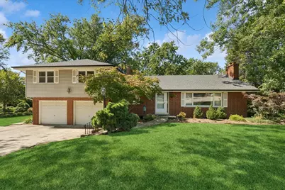 3918 Belle Aire Lane, Downers Grove, IL 60515 - Photo 1