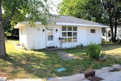 727 N Grant Street, Clifton, IL 61727 - Photo 1