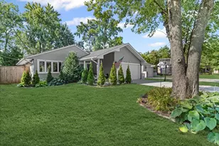 1132 Whitfield Rd, Northbrook, IL 60062 - Photo 1