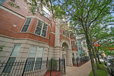 1807 W Addison Street #2W, Chicago, IL 60613 - Photo 1