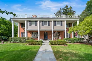 912 Forest Glen Dr, Winnetka, IL 60093 - Photo 1