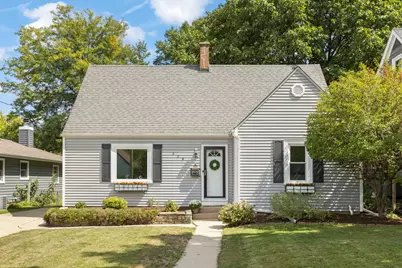 308 S 12th Avenue, Saint Charles, IL 60174 - Photo 1