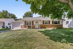 327 Robinson Dr, Morris, IL 60450 - Photo 1