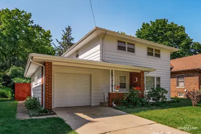 714 Oak Avenue, Aurora, IL 60506 - Photo 1