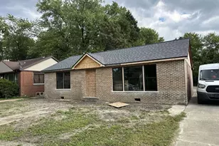 737 E 155th Pl, South Holland, IL 60473 - Photo 1