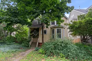 6729 N Ashland Ave, Chicago, IL 60626 - Photo 1