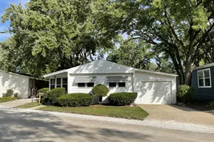 1101 Lakewood Rd, Elgin, IL 60123 - Photo 1