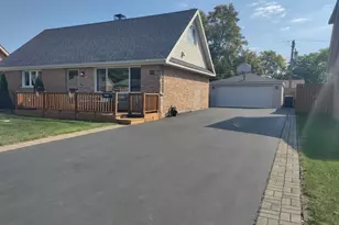 8741 S Cranbrook Ln, Bridgeview, IL 60455 - Photo 1