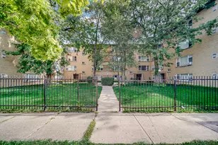 6145 N Seeley Ave, Chicago, IL 60659 - Photo 1