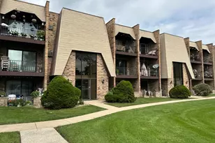 7314 Blackstone Ave, Justice, IL 60458 - Photo 1