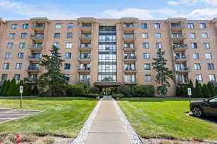 1727 W Crystal Ln, Mount Prospect, IL 60056 - Photo 1