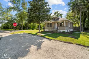 601 Cayuga St, Joliet, IL 60432 - Photo 1