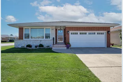 8231 W Balmoral Avenue, Chicago, IL 60656 - Photo 1