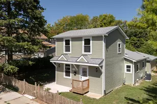 419 Oneida St, Joliet, IL 60435 - Photo 1