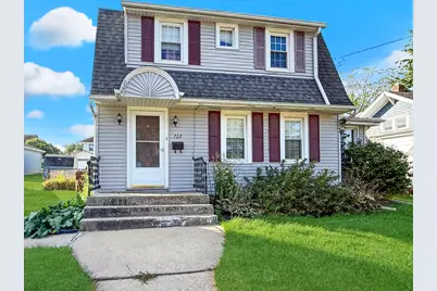 727 E Garden Street, Freeport, IL 61032 - Photo 1