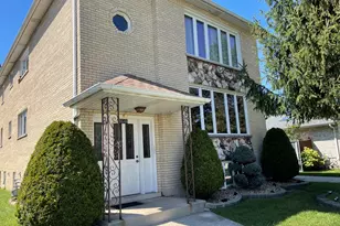 8646 Menard Ave, Burbank, IL 60459 - Photo 1