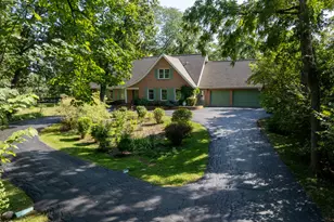 7 Old Hunt Rd, Northfield, IL 60093 - Photo 1