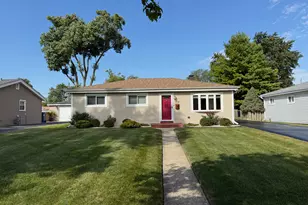354 N 3rd Ave, Villa Park, IL 60181 - Photo 1