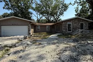 9217 S 88th Ave, Hickory Hills, IL 60457 - Photo 1