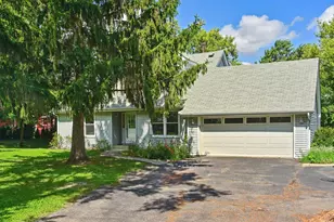 910 Vera Ln, Wheeling, IL 60090 - Photo 1