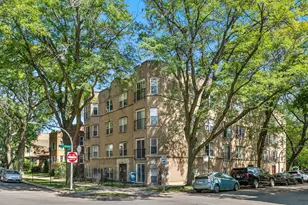 2554 W Rosemont Ave, Chicago, IL 60659 - Photo 1