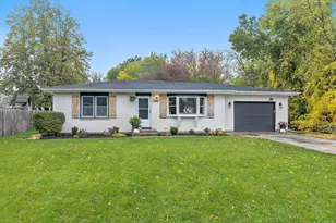 1007 Oeffling Dr, McHenry, IL 60051 - Photo 1