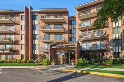 701 Lake Hinsdale Drive #309, Willowbrook, IL 60527 - Photo 1