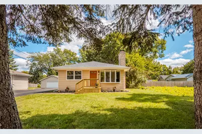 834 N Van Buren Street, Batavia, IL 60510 - Photo 1