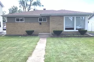 820 N Neva Ave, Addison, IL 60101 - Photo 1