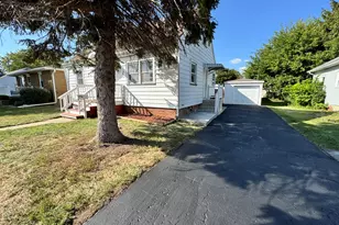 804 E 12th St, Streator, IL 61364 - Photo 1