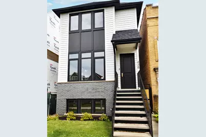 2438 W Berteau Avenue, Chicago, IL 60618 - Photo 1