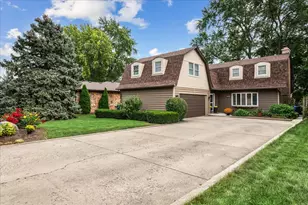 2121 W Haven St, Mount Prospect, IL 60056 - Photo 1