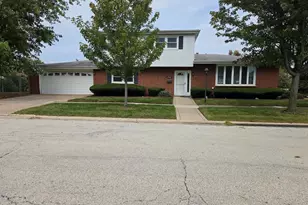 8900 W 93rd St, Hickory Hills, IL 60457 - Photo 1