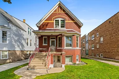 4912 W Cornelia Avenue, Chicago, IL 60641 - Photo 1