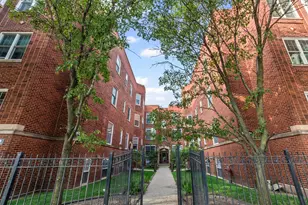 5882 N Ridge Ave, Chicago, IL 60660 - Photo 1